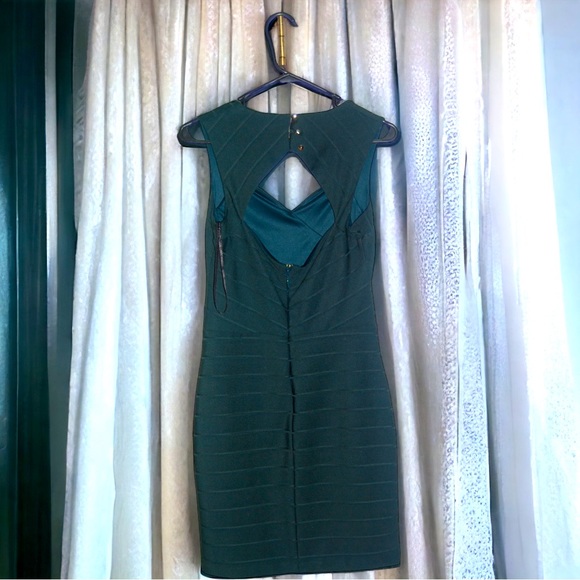 Green dress - Picture 2 of 3